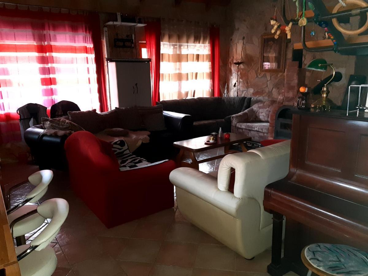 Napos Vendeghaz Hotel Gyor Bagian luar foto