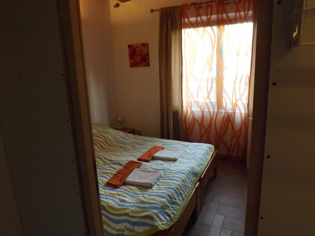 Napos Vendeghaz Hotel Gyor Bagian luar foto