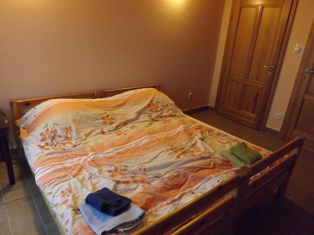 Napos Vendeghaz Hotel Gyor Bagian luar foto