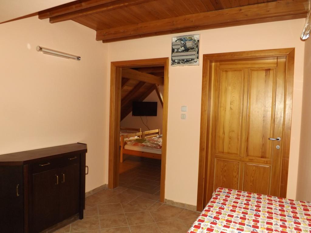 Napos Vendeghaz Hotel Gyor Bagian luar foto