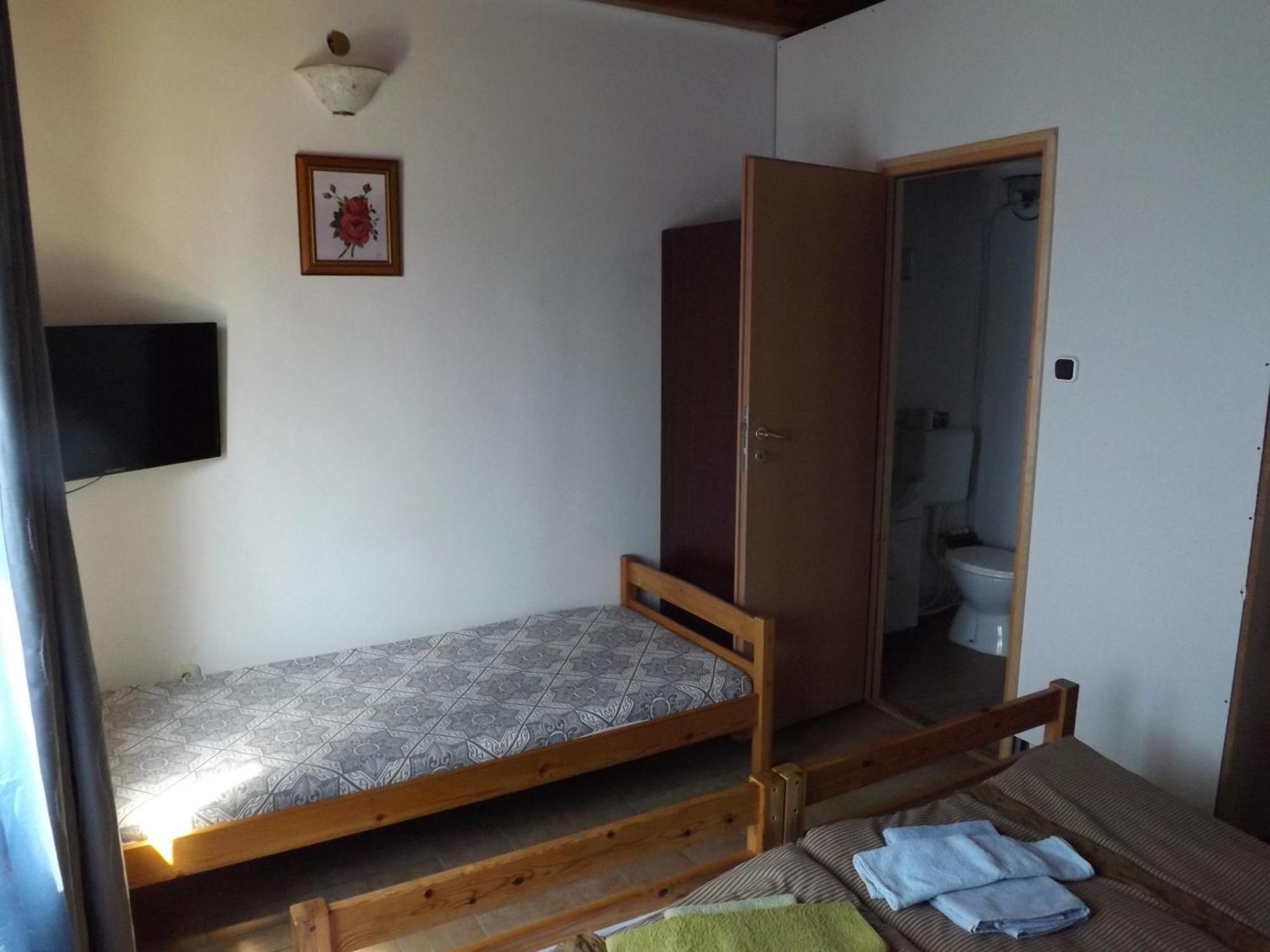 Napos Vendeghaz Hotel Gyor Bagian luar foto